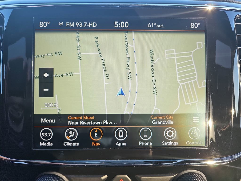 Used 2021 Jeep Grand Cherokee Limited image 22