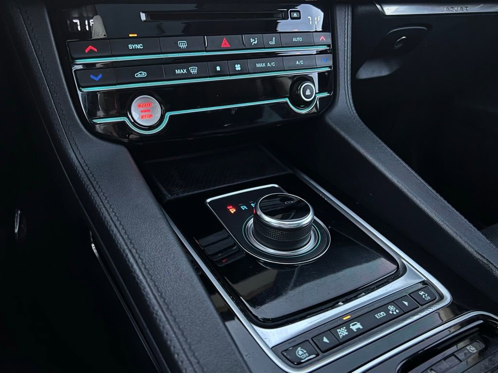 Used 2020 Jaguar F-PACE Prestige image 47