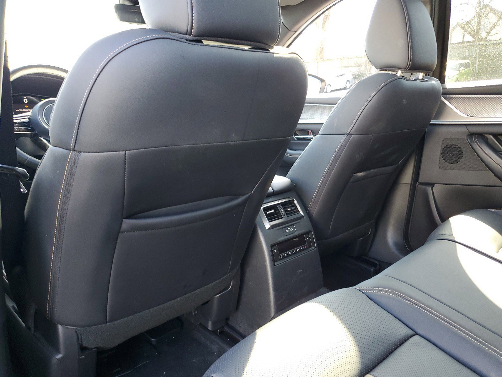 Used 2025 MAZDA CX-70 Plug-In Hybrid w/ Premium Plus image 13