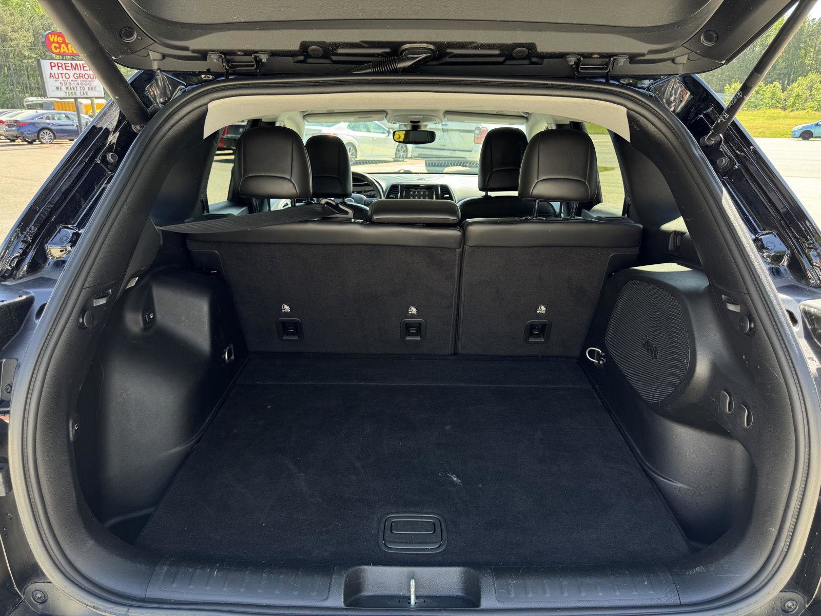 Used 2019 Jeep Cherokee Limited image 12