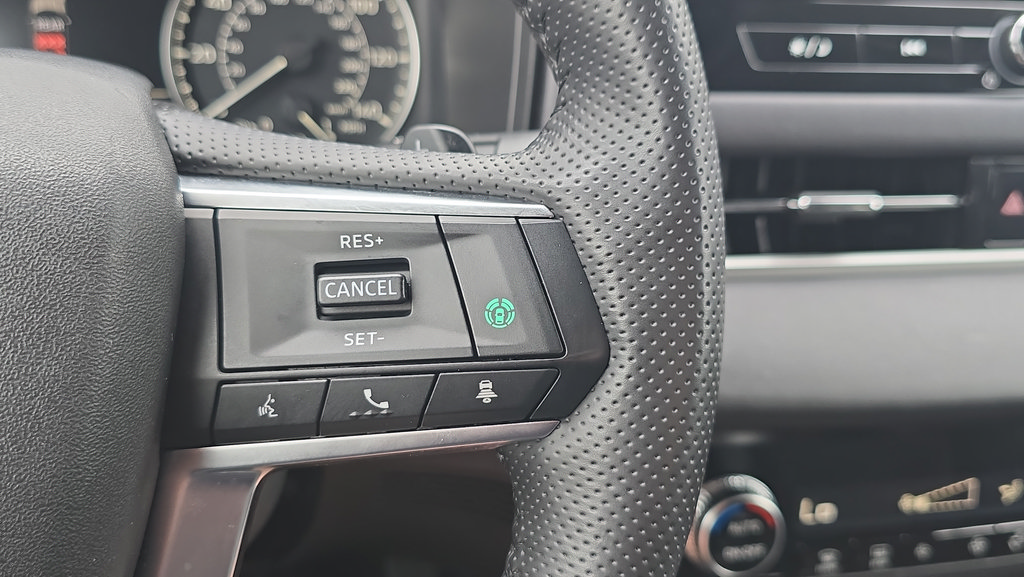 Used 2025 Mitsubishi Outlander SE FWD image 24
