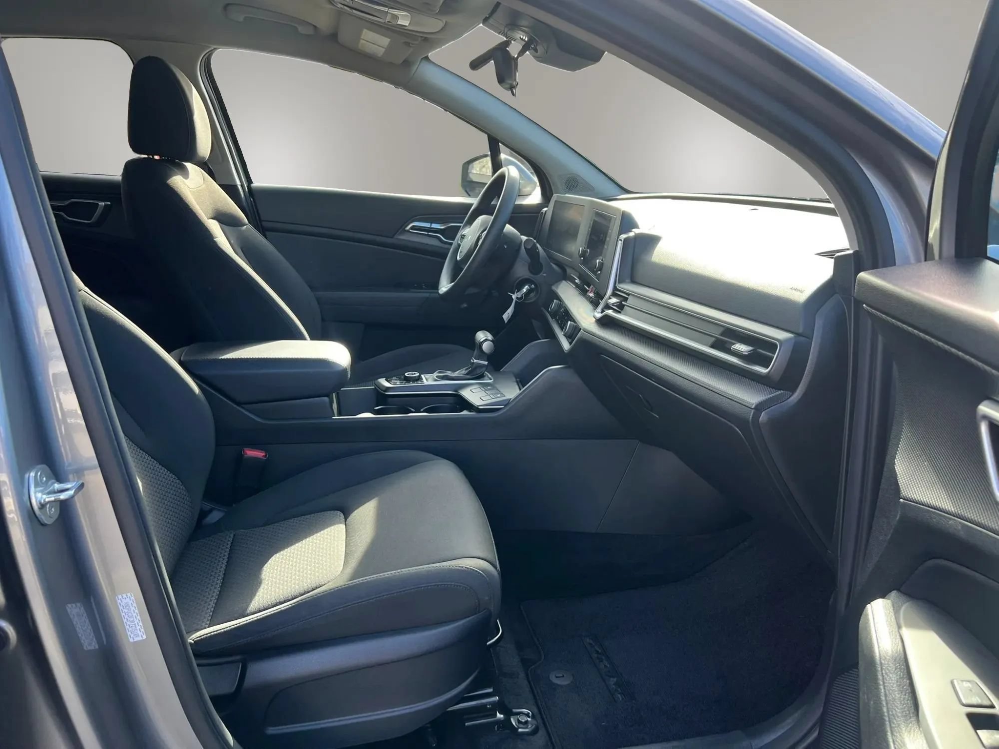 Used 2024 Kia Sportage LX AWD/4WD image 30