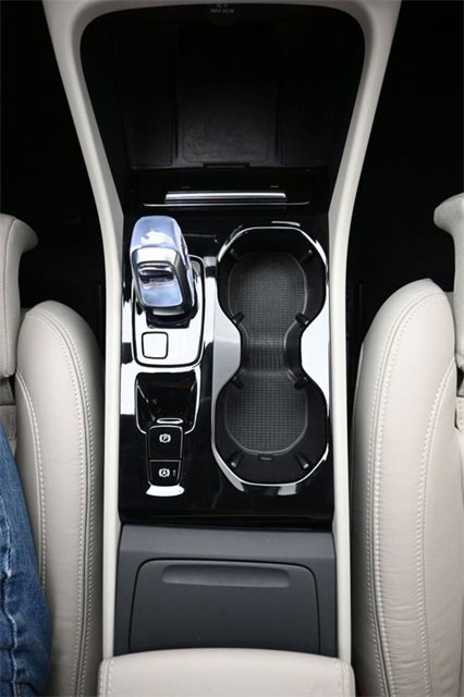 Used 2024 Volvo XC40 B5 Plus w/ Protection Package Premier image 10