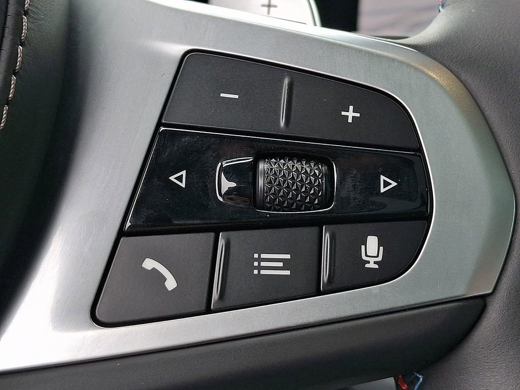Used 2025 BMW X5 M60i w/ Climate Comfort Package image 23