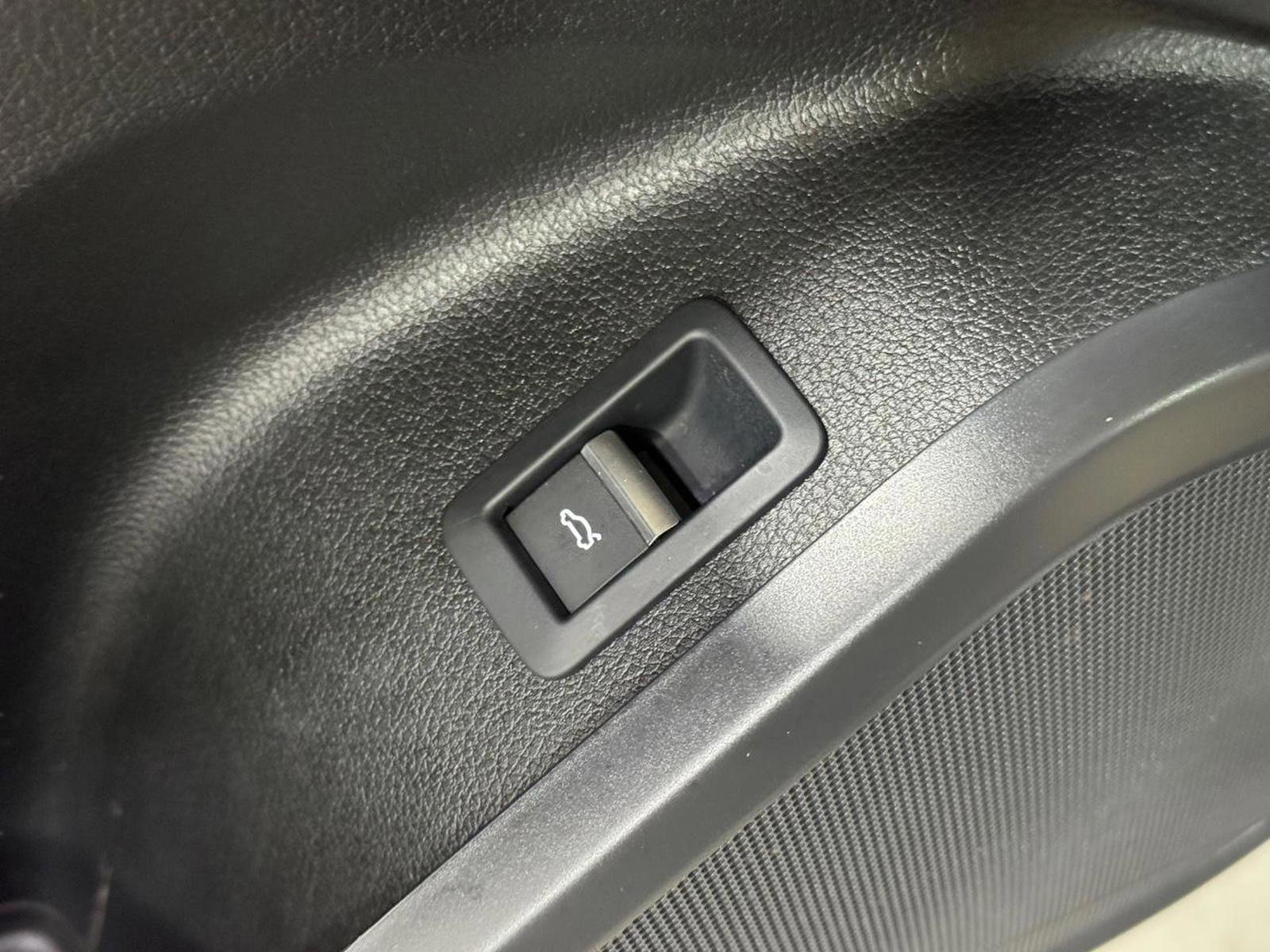 Used 2023 Audi Q5 2.0T Premium w/ Convenience Package image 25