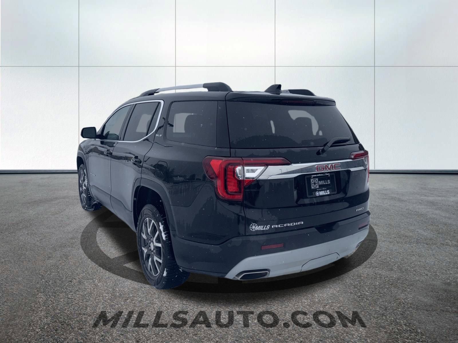 Used 2023 GMC Acadia SLE w/ Driver Convenience Package image 9