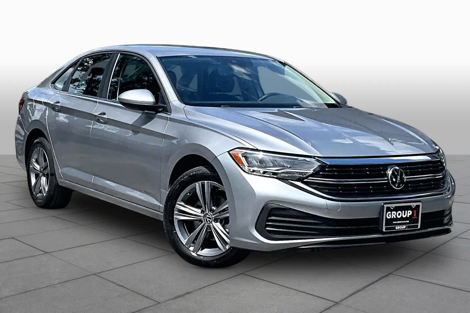 Used 2023 Volkswagen Jetta SE FWD image 3