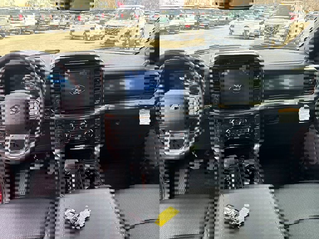 Used 2025 Ford F150 Lariat w/ Equipment Group 501A Mid image 32