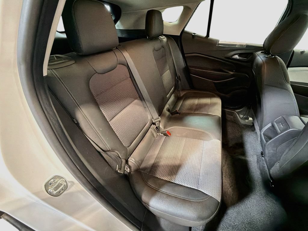 Used 2025 Chevrolet Trax LT w/ Driver Confidence Package FWD image 24