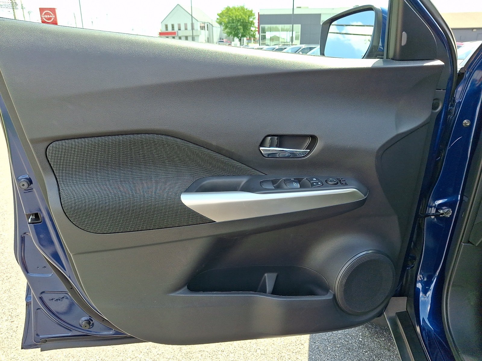 Used 2019 Nissan Kicks SV FWD image 13