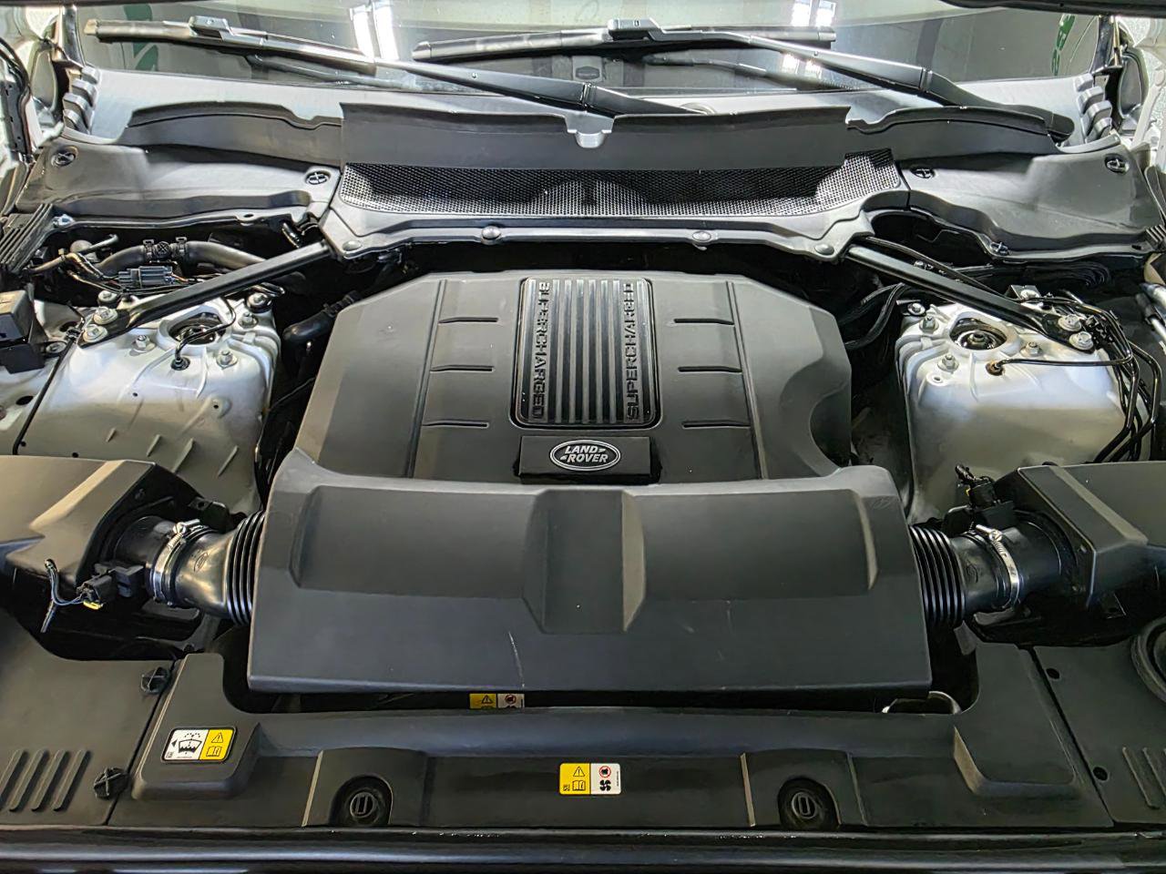 Used 2017 Land Rover Range Rover Sport SE AWD/4WD image 41