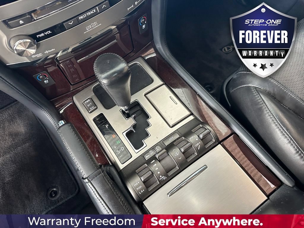 Used 2013 Lexus LX 570 4WD w/ Luxury Pkg w/Pre-crash image 27