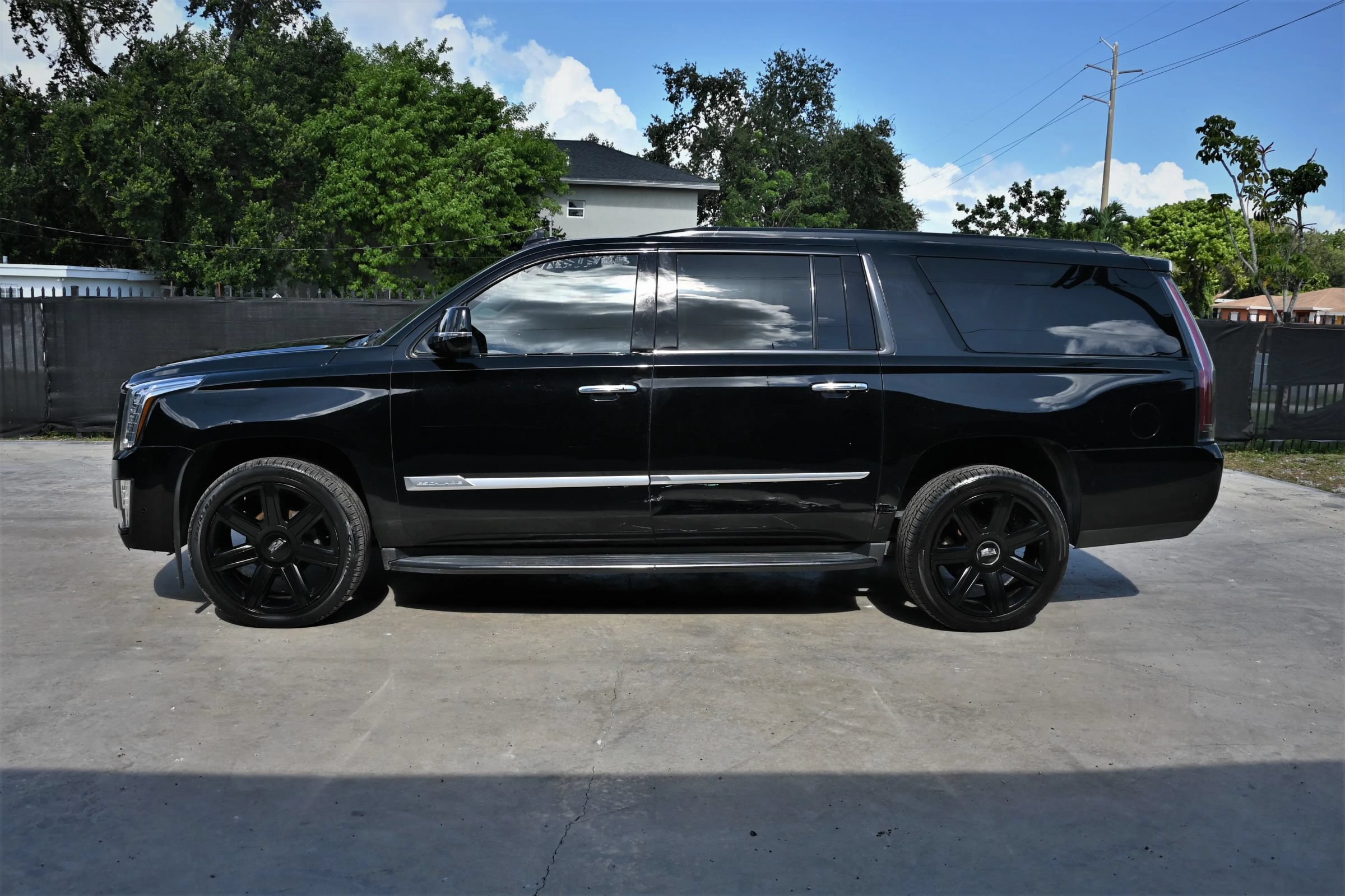 Used 2019 Cadillac Escalade ESV Premium Luxury AWD/4WD image 6