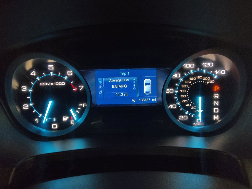 Used 2015 Ford Explorer XLT image 23