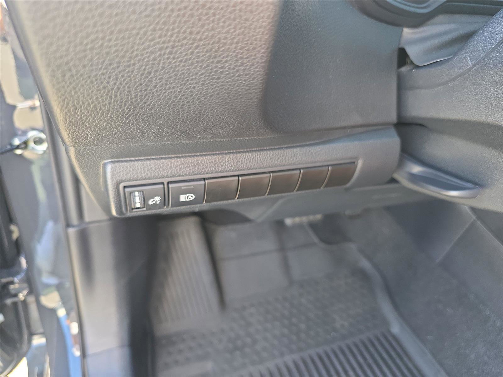 Used 2024 Toyota Corolla SE image 16