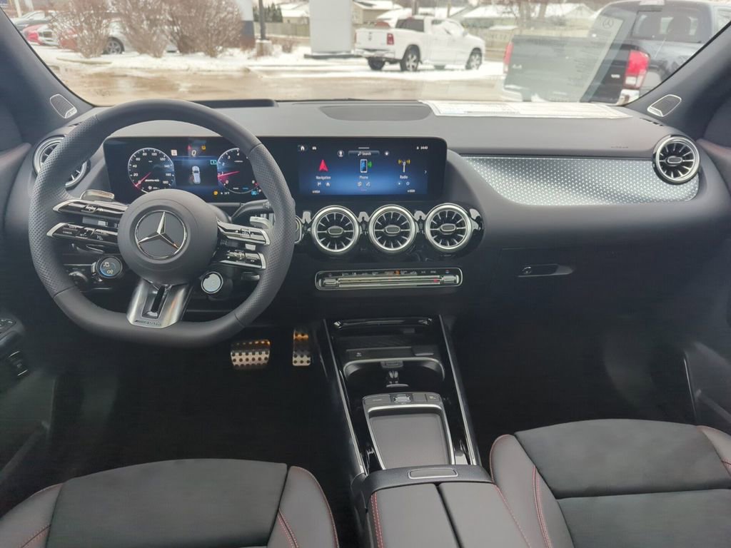 Used 2024 Mercedes-Benz GLA 35 AMG 4MATIC image 17