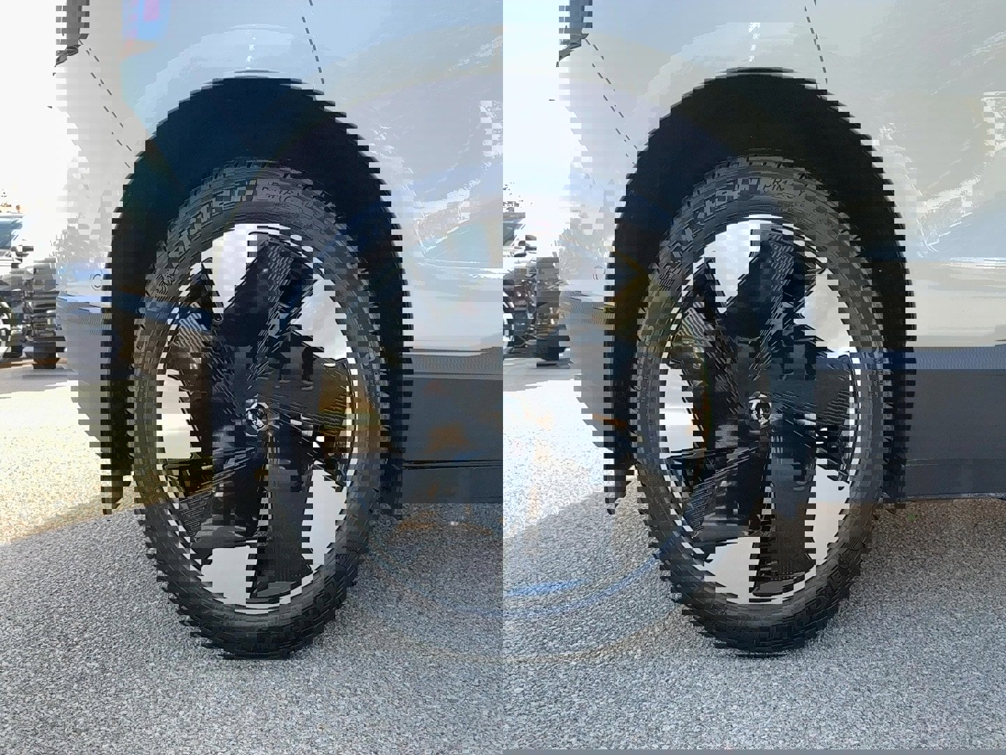 Used 2025 Volvo EX30 Ultra w/ Protection Package Premier image 9