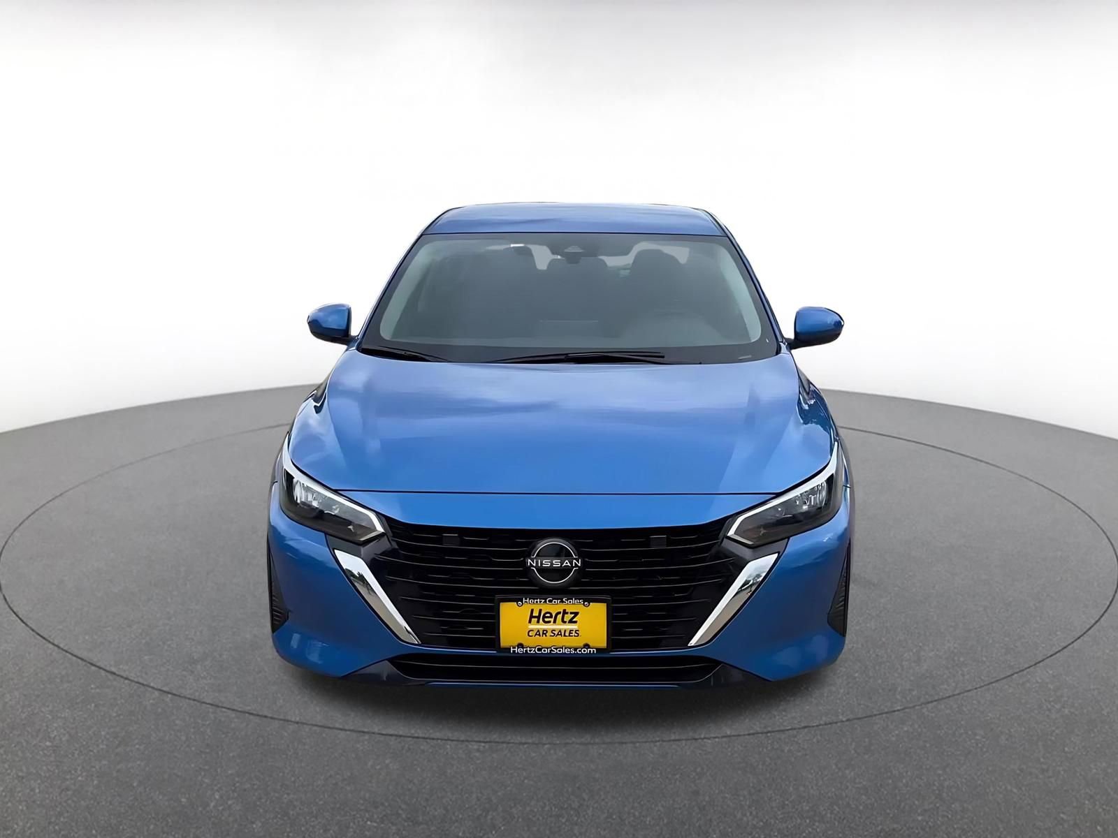 Used 2025 Nissan Sentra SV image 3