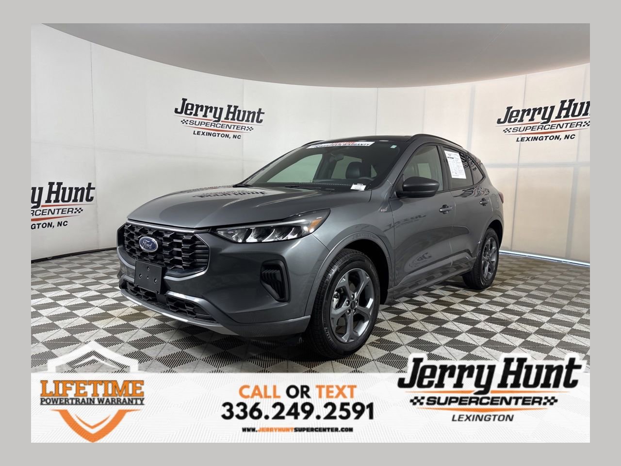 Used 2024 Ford Escape ST-Line w/ Tech Pack #1 AWD/4WD image 1