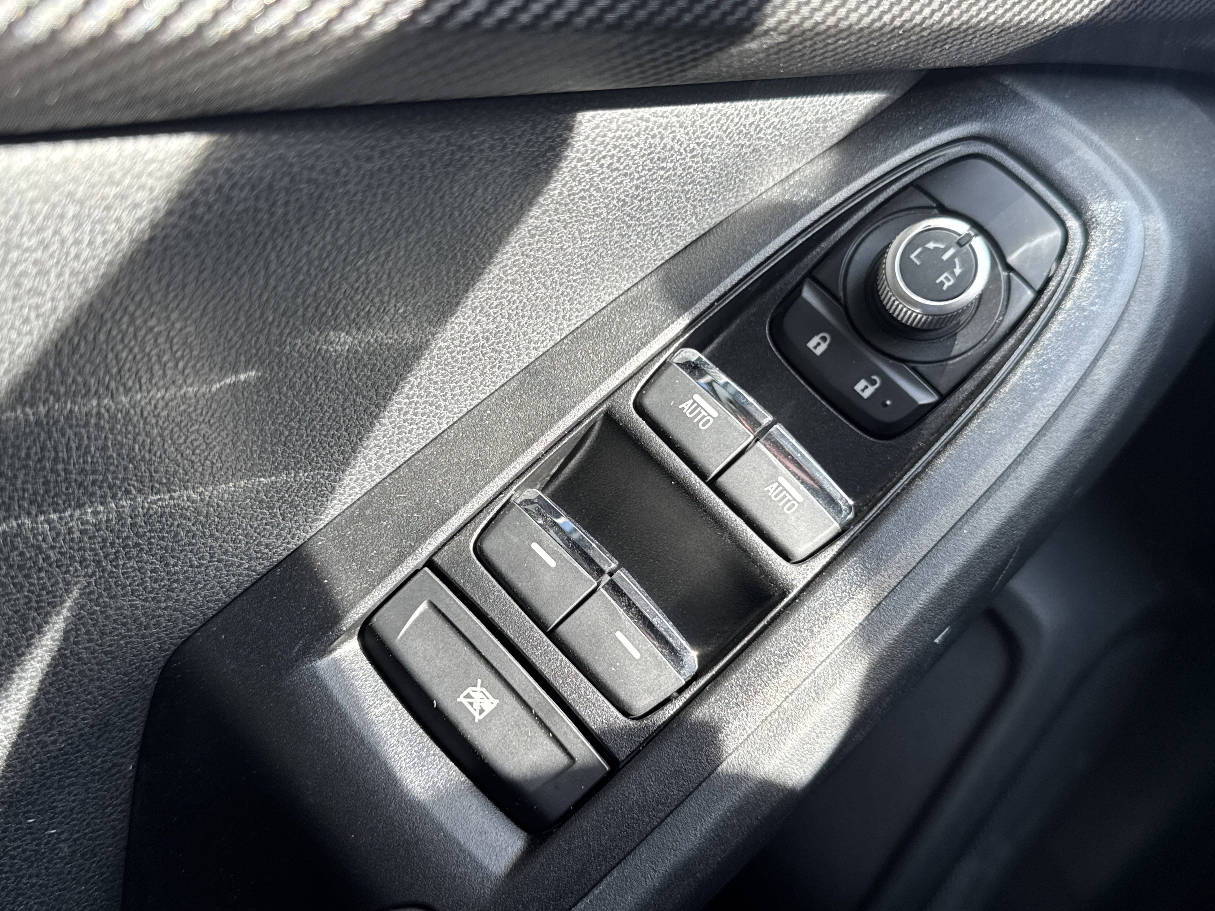 Certified 2025 Subaru Crosstrek 2.5i Limited w/ Crosstrek Mirror Package image 22