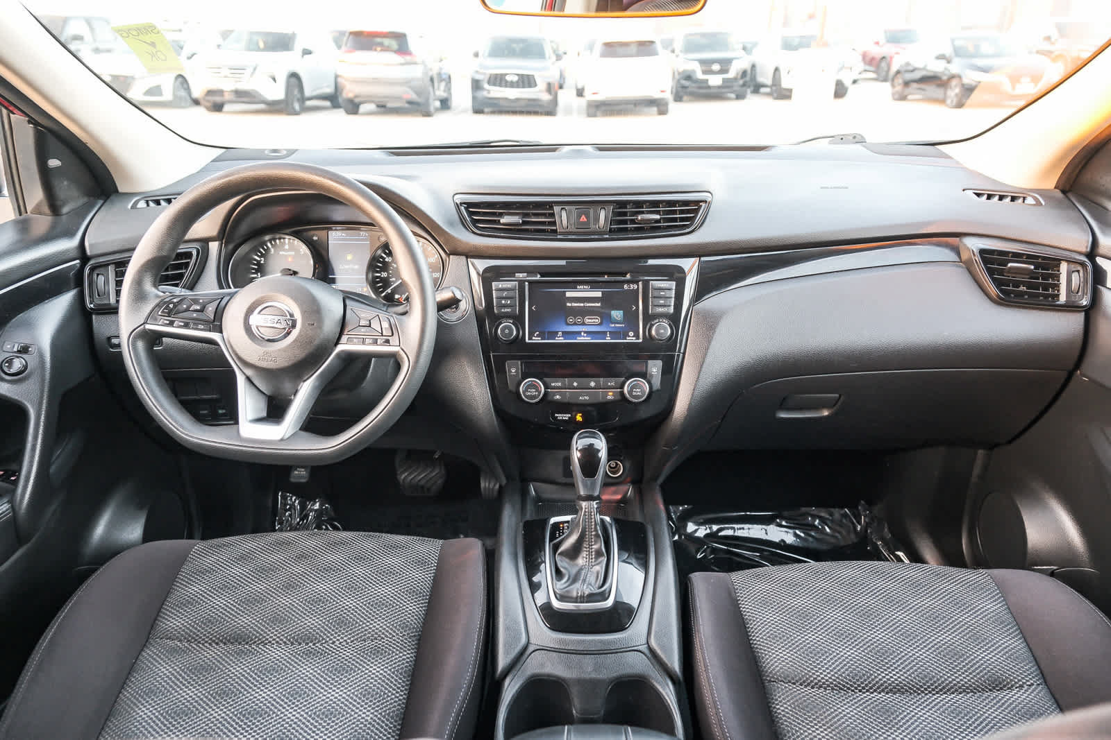 Used 2020 Nissan Rogue Sport SV FWD image 13