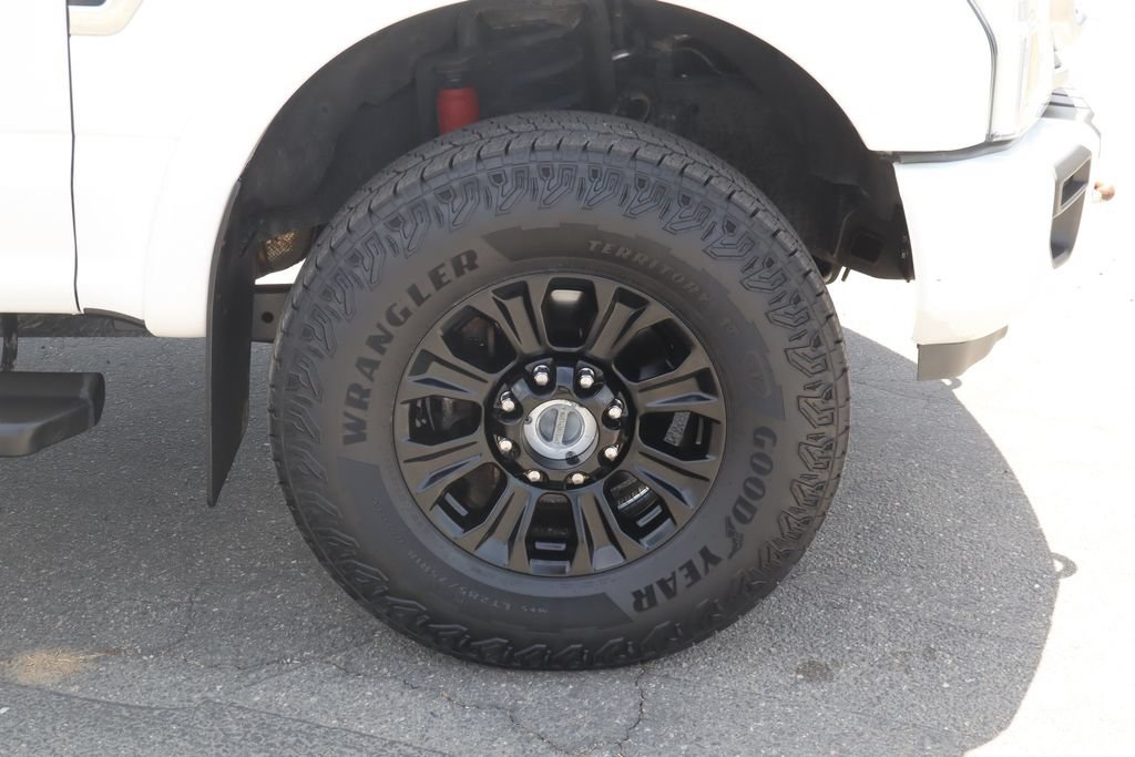 Used 2022 Ford F350 Platinum w/ Tremor Off-Road Package AWD/4WD image 10