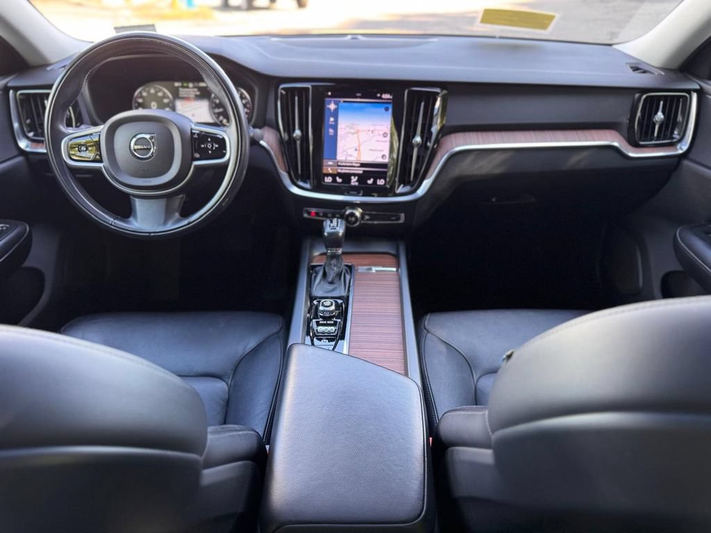 Used 2021 Volvo S60 T6 Momentum AWD/4WD image 25