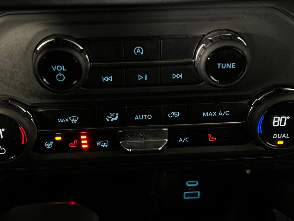 Used 2025 Ford Bronco Badlands image 21