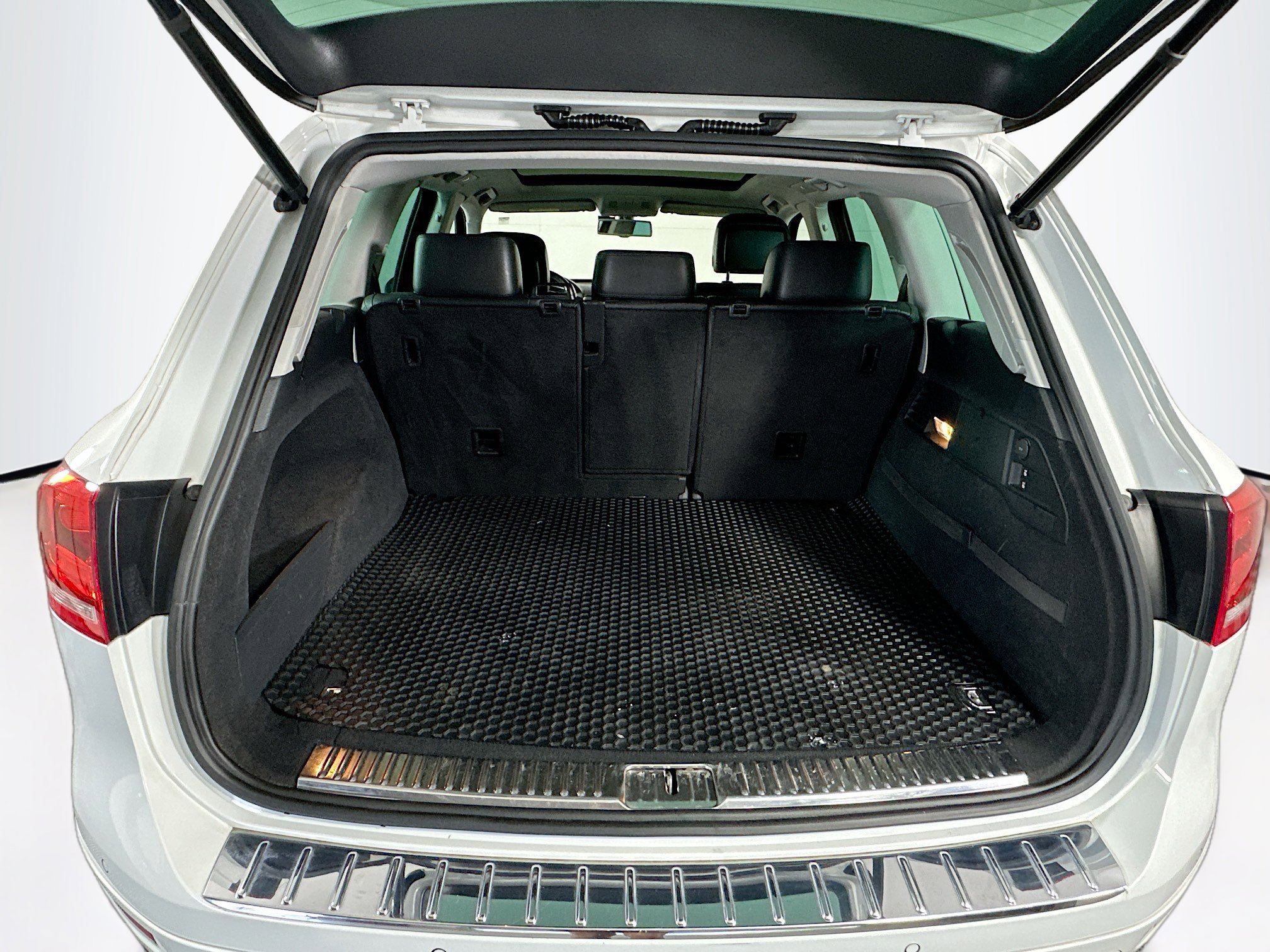 Used 2012 Volkswagen Touareg VR6 AWD/4WD image 29