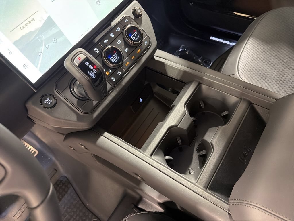 New 2026 Land Rover Defender 110 OCTA AWD/4WD image 17