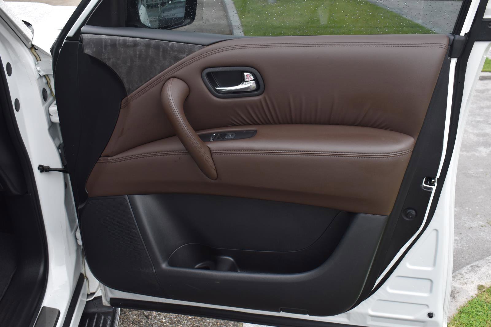 Used 2023 Nissan Armada Platinum w/ Captain's Chairs Package RWD image 81