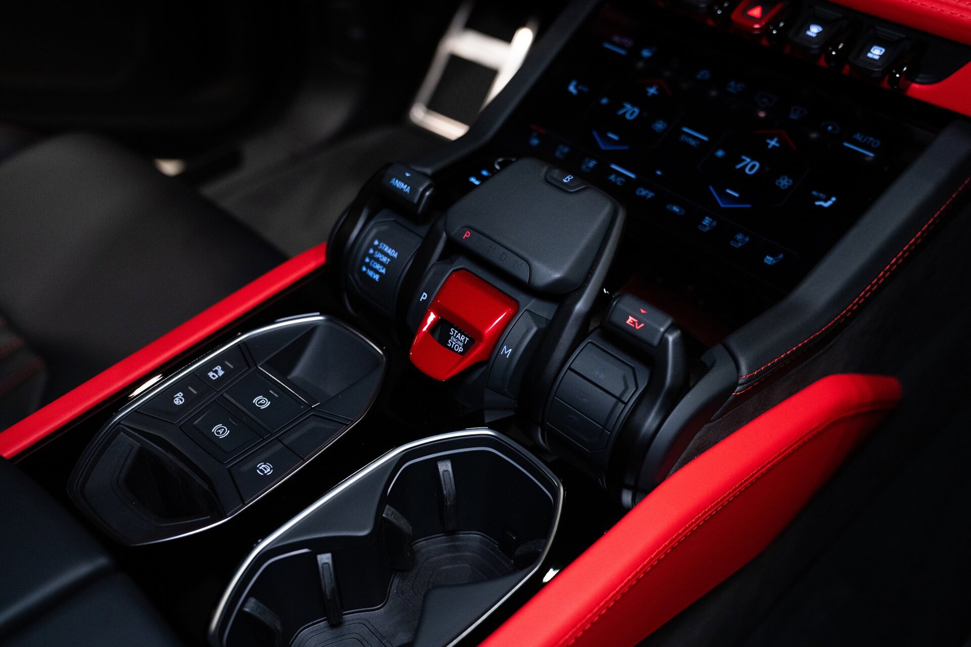 Used 2025 Lamborghini Urus Performante AWD/4WD image 11