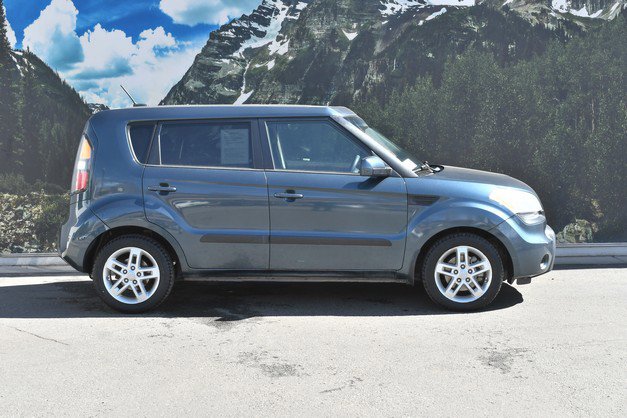 Used 2011 Kia Soul + image 2