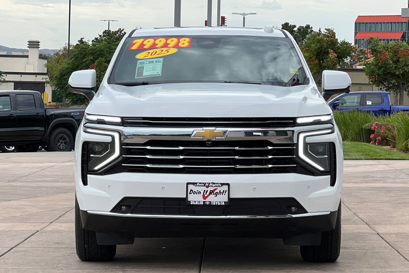 Used 2025 Chevrolet Suburban LT w/ Comfort Package image 10