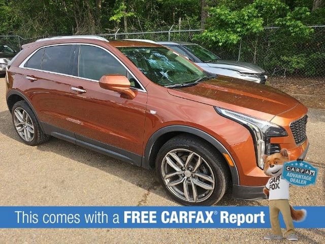 Used 2019 Cadillac XT4 Luxury w/ Cold Weather Package FWD image 2