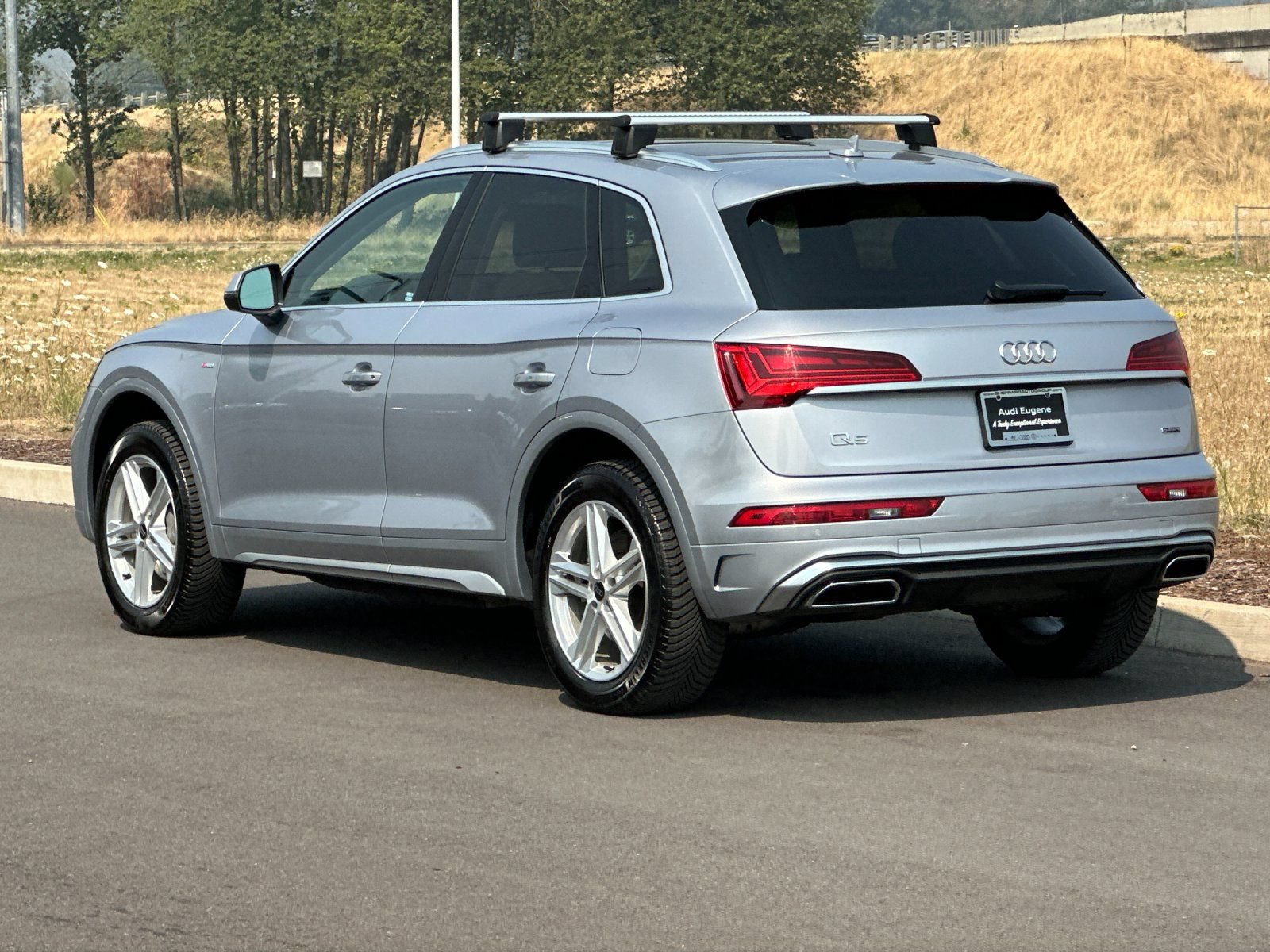 Used 2023 Audi Q5 e Premium w/ Convenience Package AWD/4WD image 5
