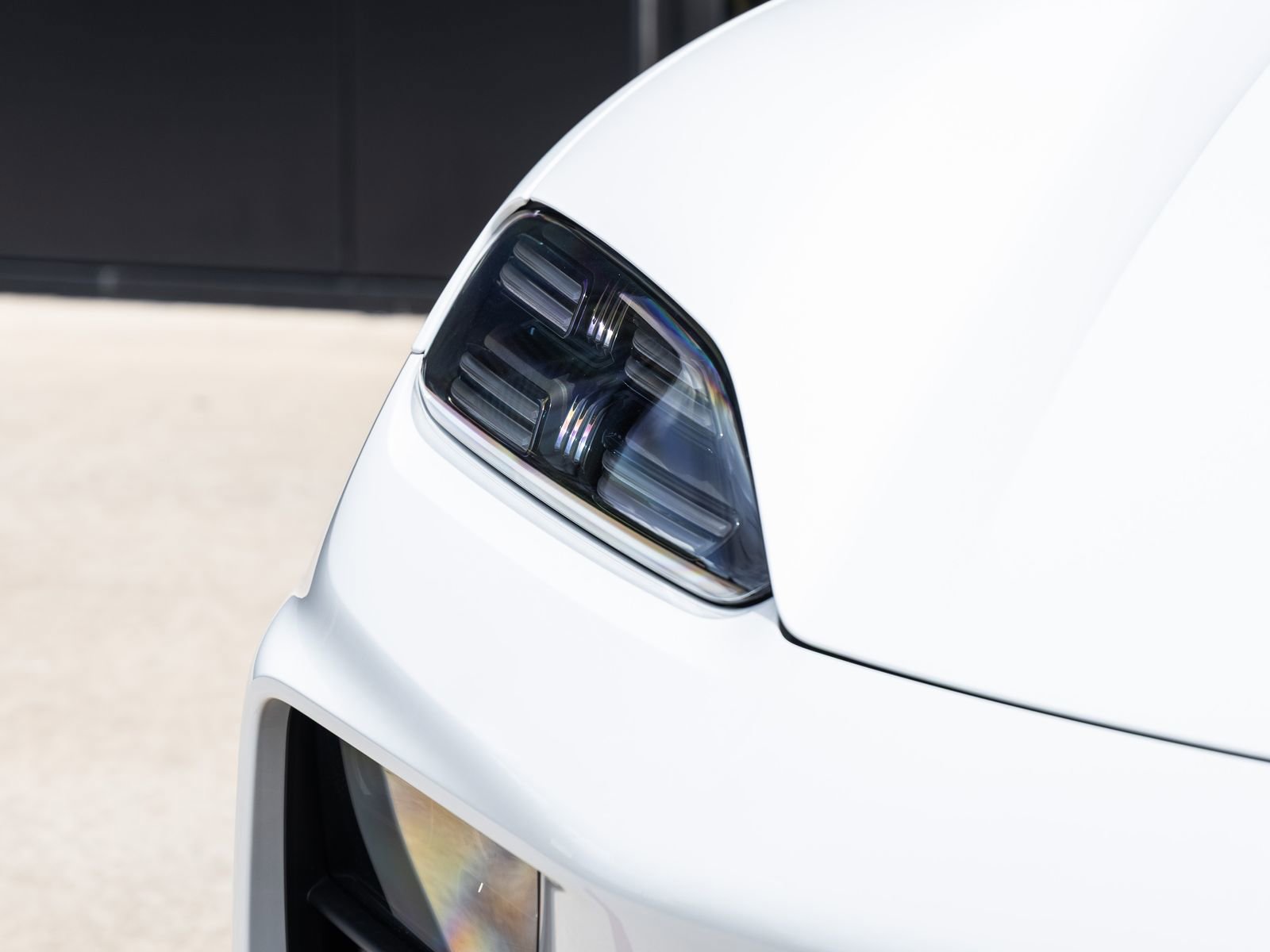 Certified 2025 Porsche Macan Electric image 17