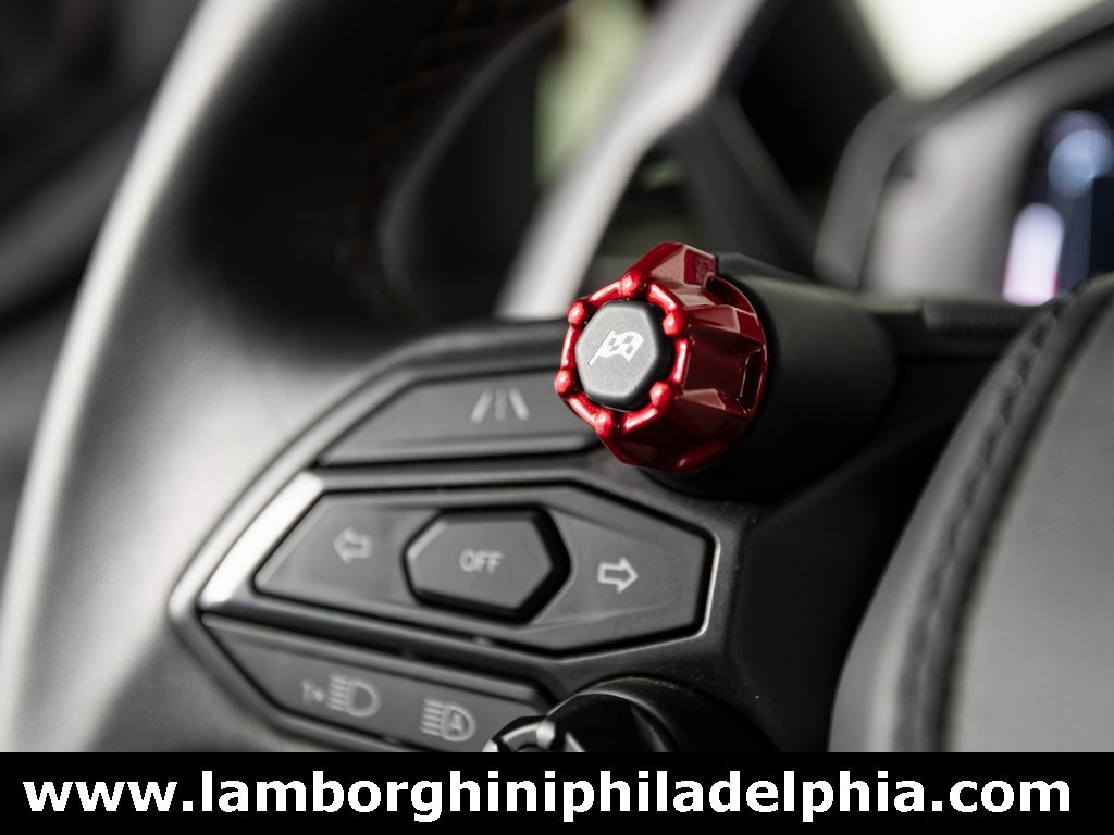 Used 2024 Lamborghini Revuelto image 27