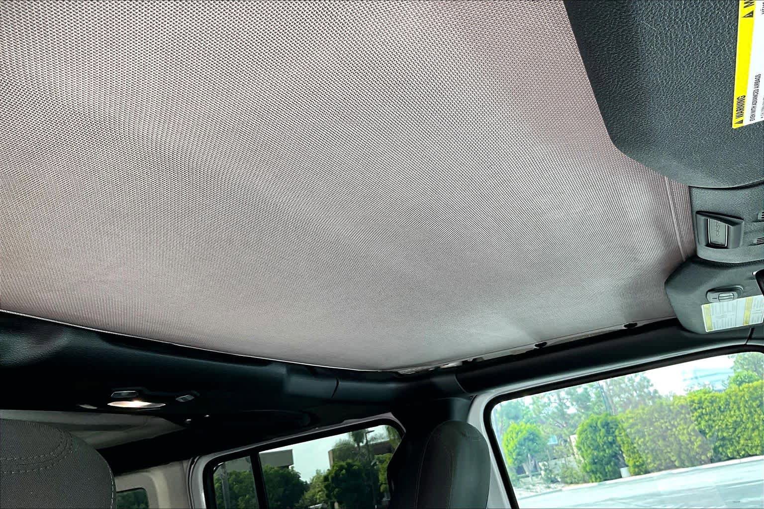 Used 2018 Jeep Wrangler Unlimited Sahara image 13
