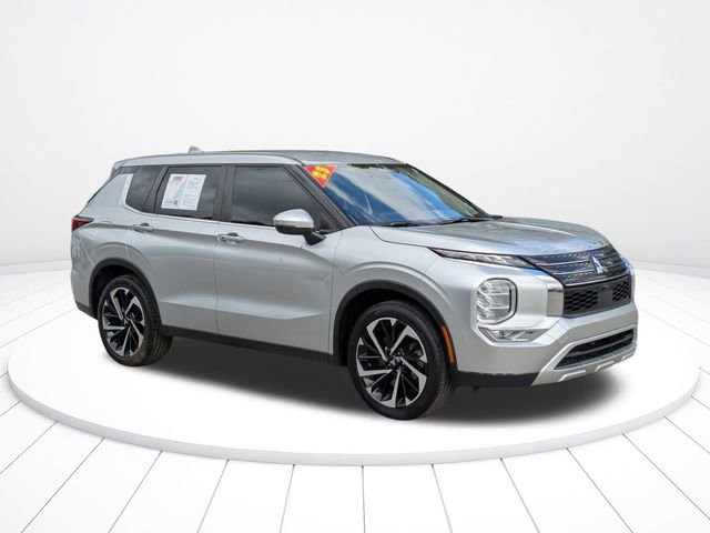 Used 2023 Mitsubishi Outlander SE FWD video 2