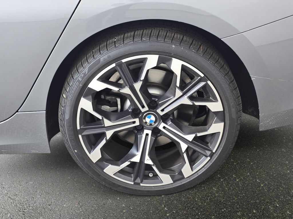 Used 2025 BMW 330i xDrive Sedan w/ Convenience Package AWD/4WD image 37