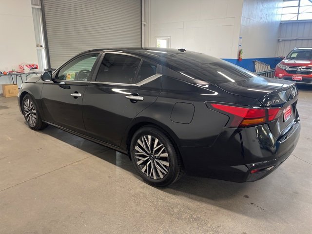 Used 2024 Nissan Altima 2.5 SV image 5