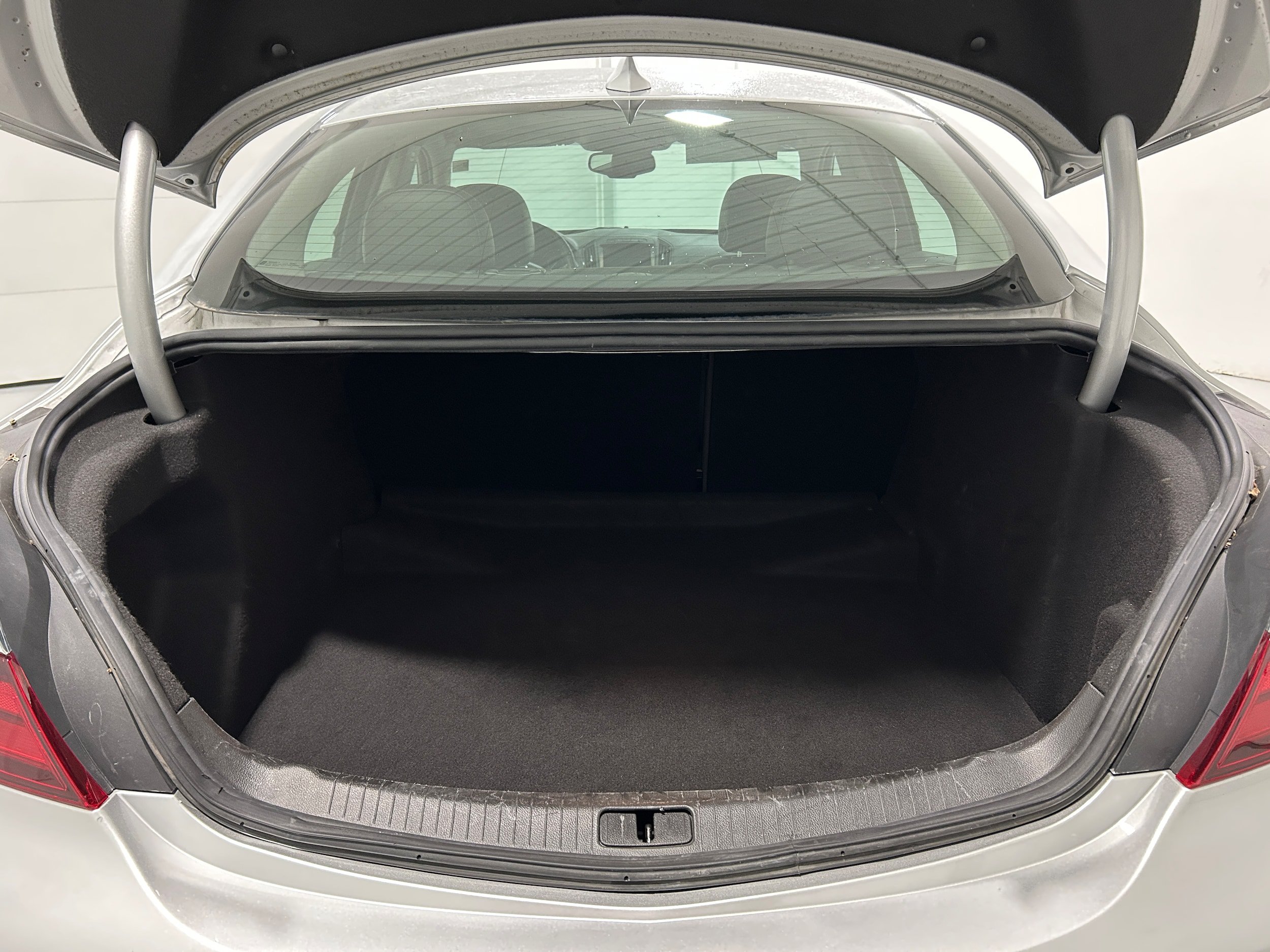 Used 2017 Buick Regal AWD image 32