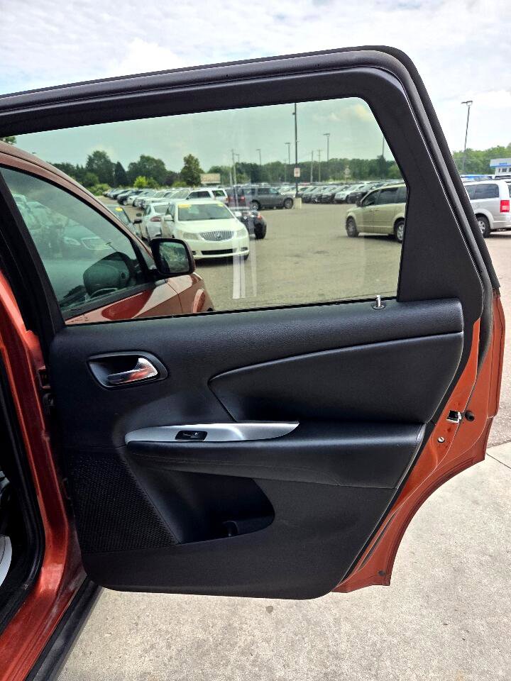 Used 2013 Dodge Journey SXT image 14