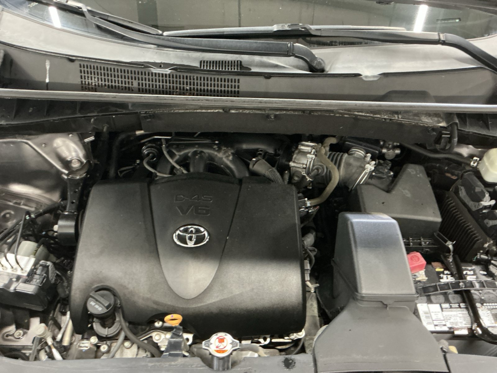 Used 2018 Toyota Highlander XLE AWD/4WD image 17