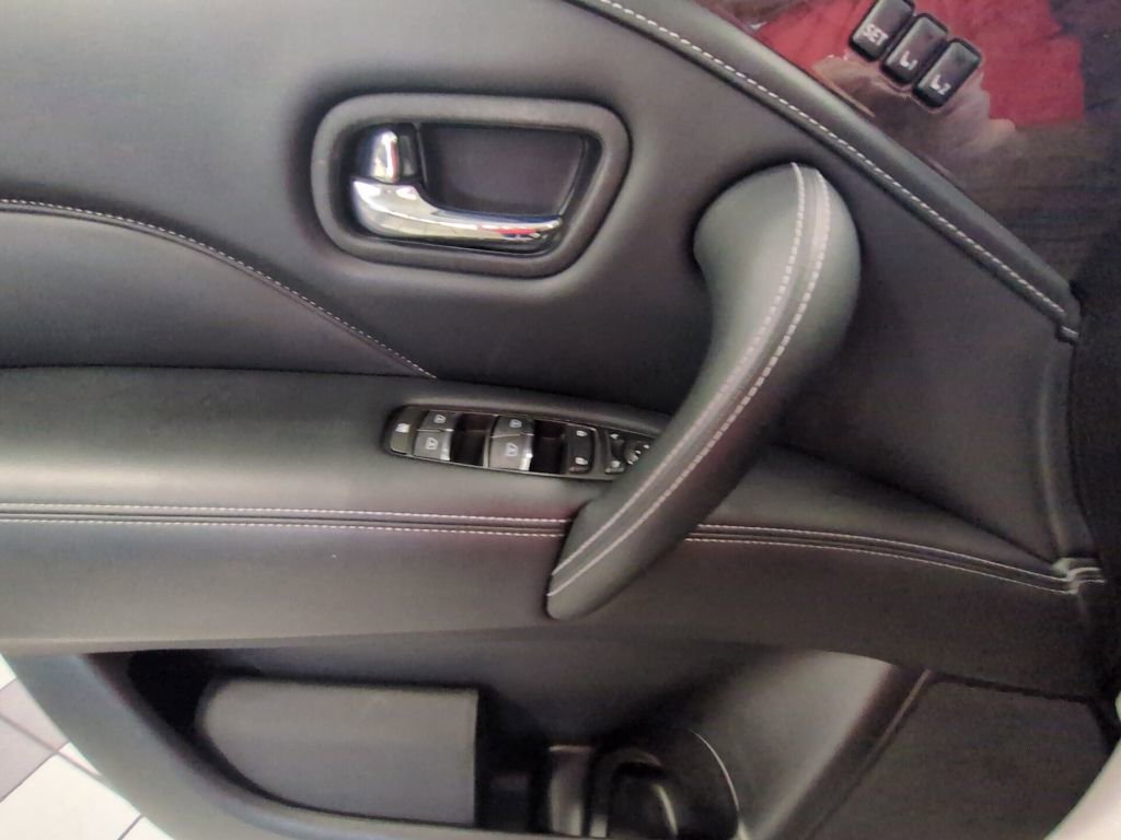 Used 2023 INFINITI QX80 Luxe w/ Cargo Package image 14