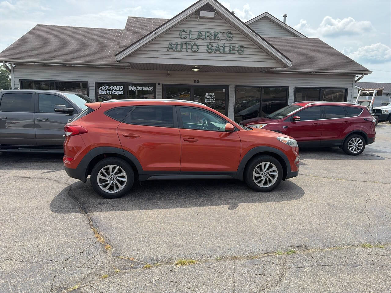 Used 2016 Hyundai Tucson SE w/ Option Group 02 FWD image 1