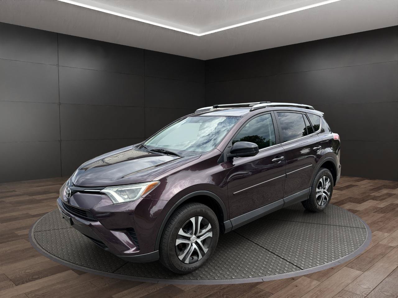 Used 2016 Toyota RAV4 LE AWD/4WD image 4