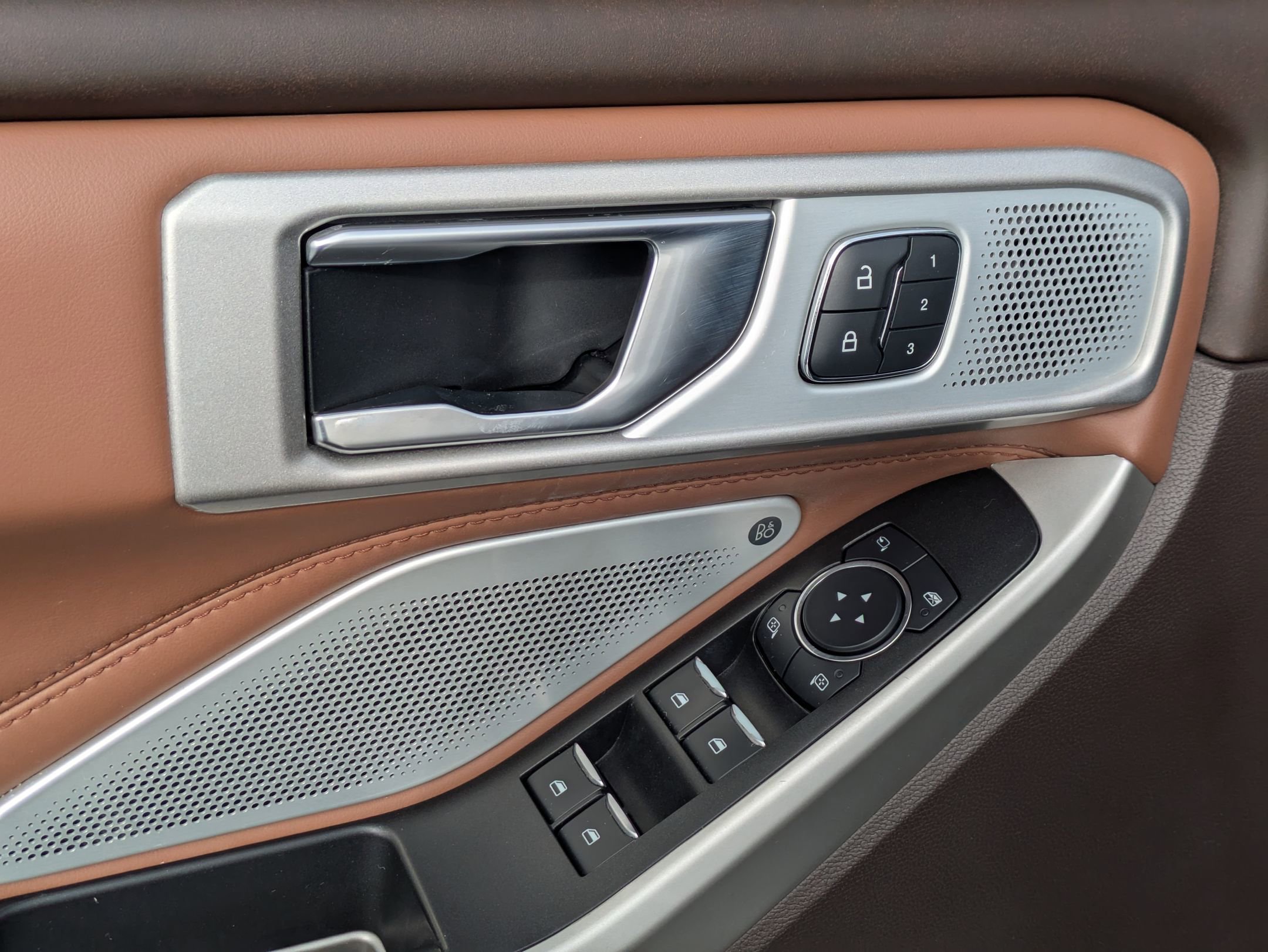 Used 2022 Ford Explorer King Ranch w/ Premium Technology Package image 10