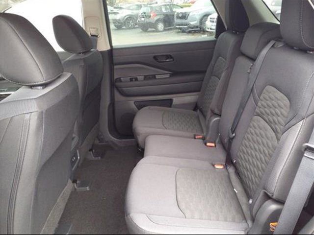 New 2025 Nissan Pathfinder S image 31